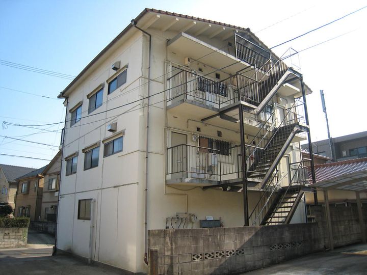 別府ビル 202の外観