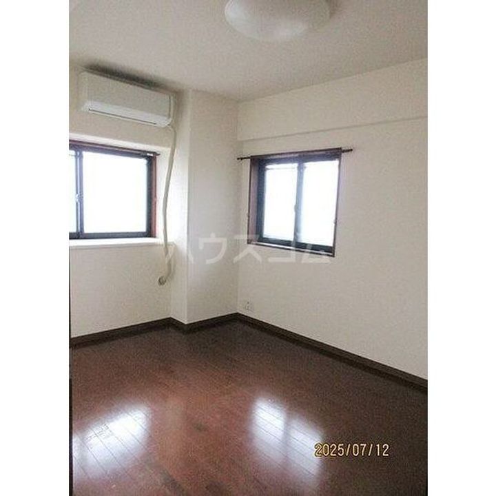 サーパス今泉第2の居間