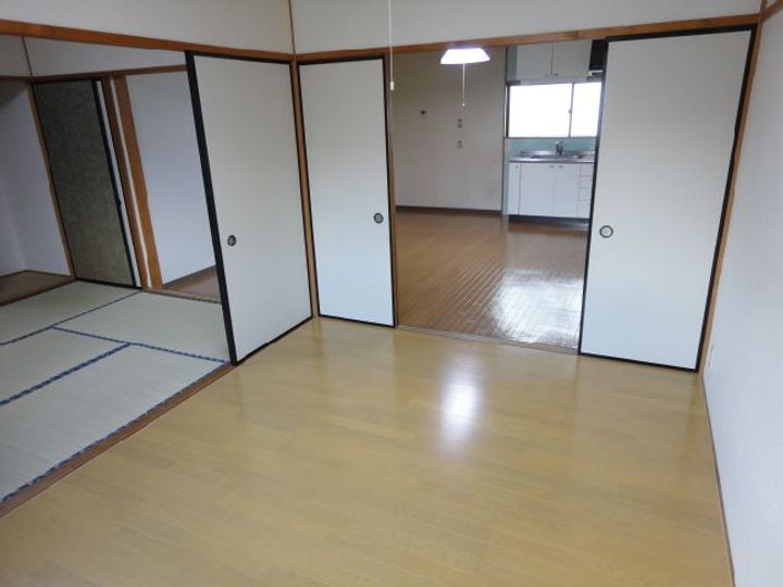 サンフラッツ富士の居間