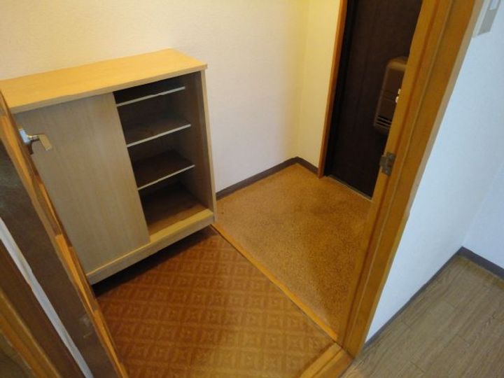 サンフラッツ富士の玄関