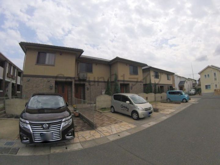 兵庫県伊丹市鴻池4(一戸建)の賃貸物件の外観