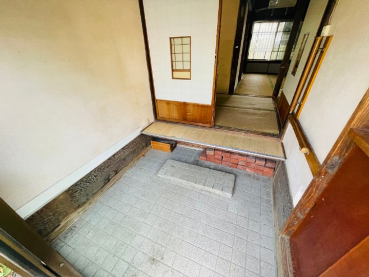 東京都中野区本町6(一戸建)の賃貸物件の玄関