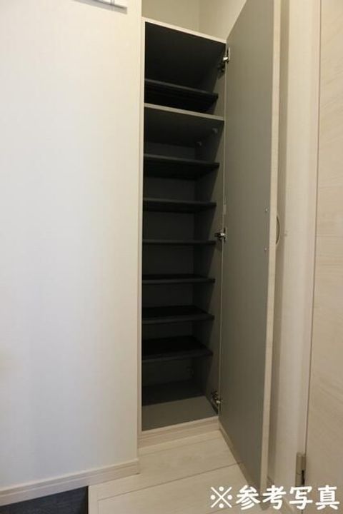 REGALEST VIGOR (レガリスト ヴィゴール)の玄関