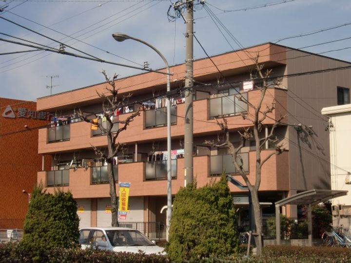 セブンスズキの外観
