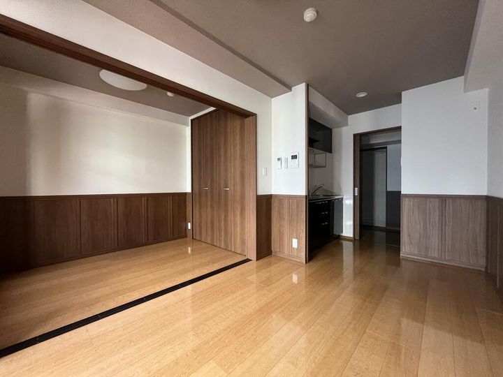 プランドビル本町IIの居間