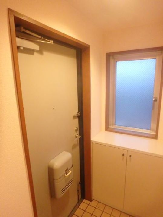 リバーハイツの玄関