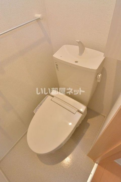 NMON・IIJの内装