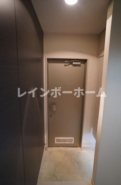 UNISON IIの玄関