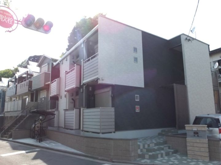 神奈川県横浜市磯子区岡村2(アパート)の賃貸物件の外観