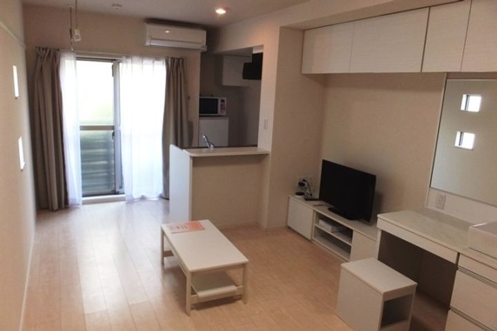 神奈川県横浜市磯子区岡村2(アパート)の賃貸物件の居間