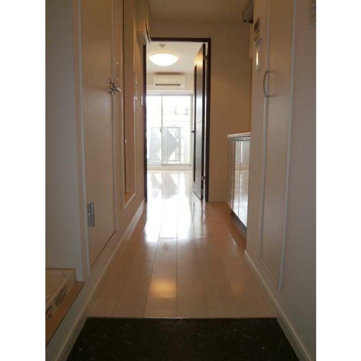 ヴェルト横浜ブライトコートの玄関