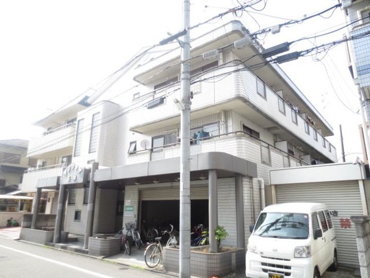 サンプラザ石津の外観