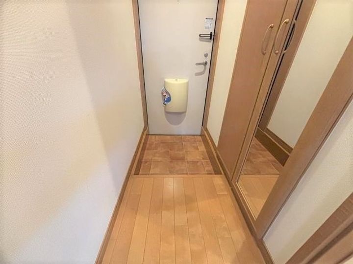 シャルマンピエースの玄関