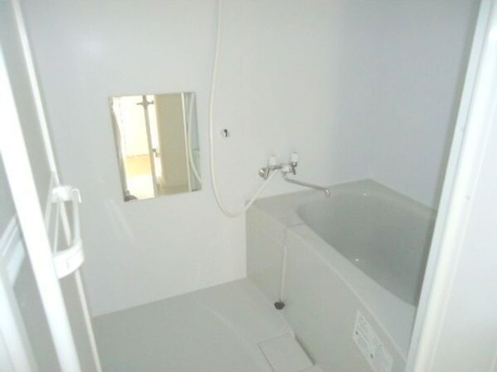 シルキー月寒東Aの風呂