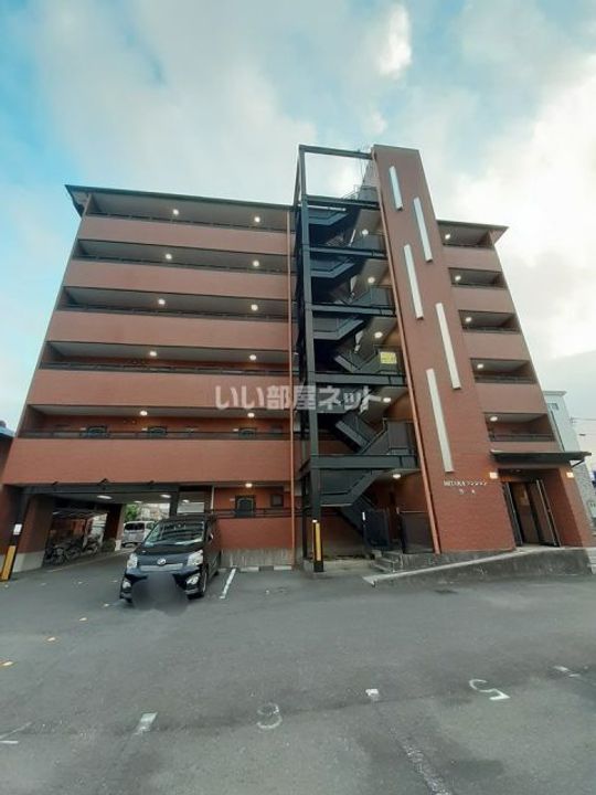 MITAKAマンション笠木の外観