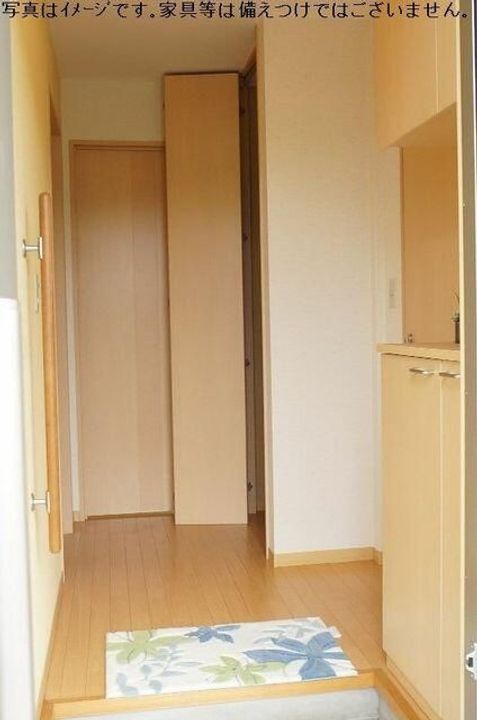 アトリオ Cの玄関