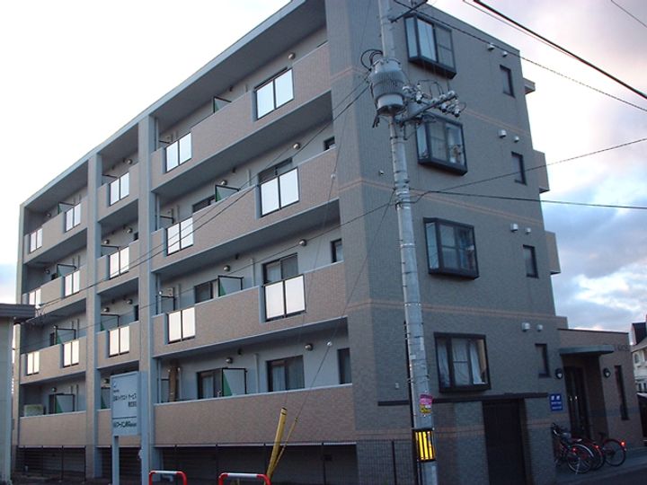 ボヌール泉中央の外観