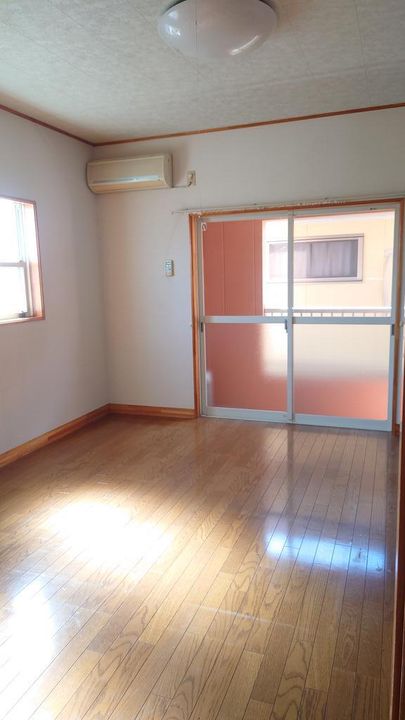 イージーワン 1号の居間