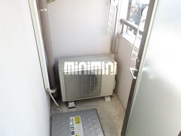 AZMONDの内装