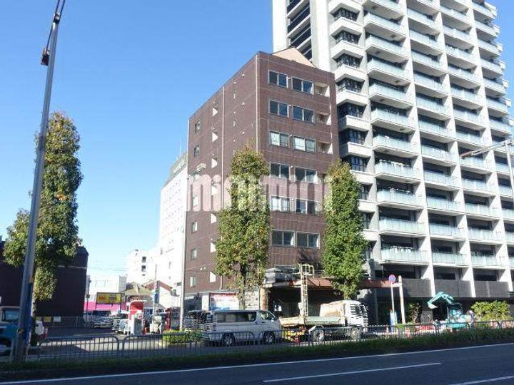 AZMONDの外観