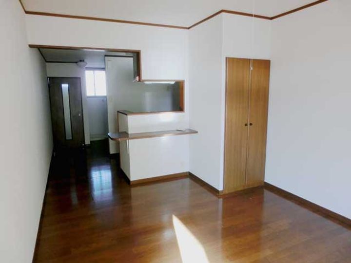 やまぶき寮II号棟の居間