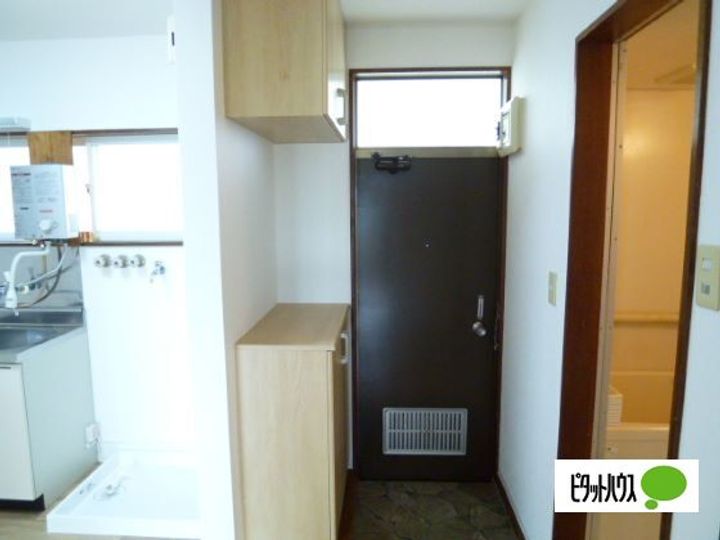 コーポラスナカガワの玄関