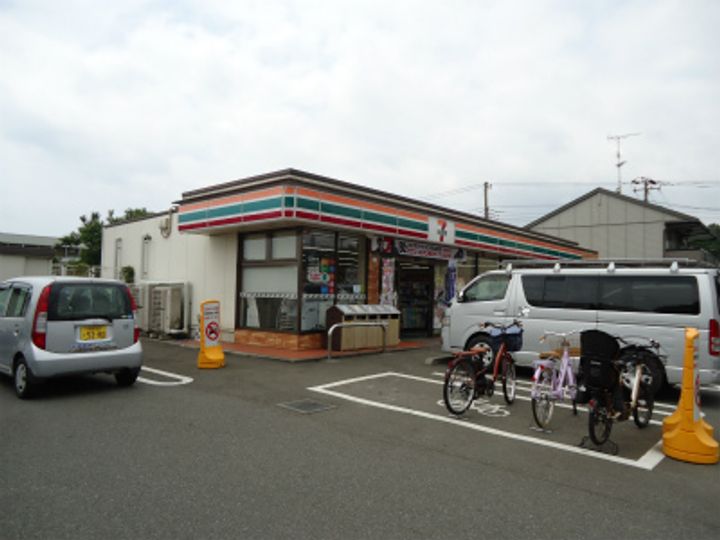 ウィステリアシードの周辺