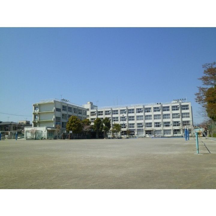 ベルディ篠崎の周辺