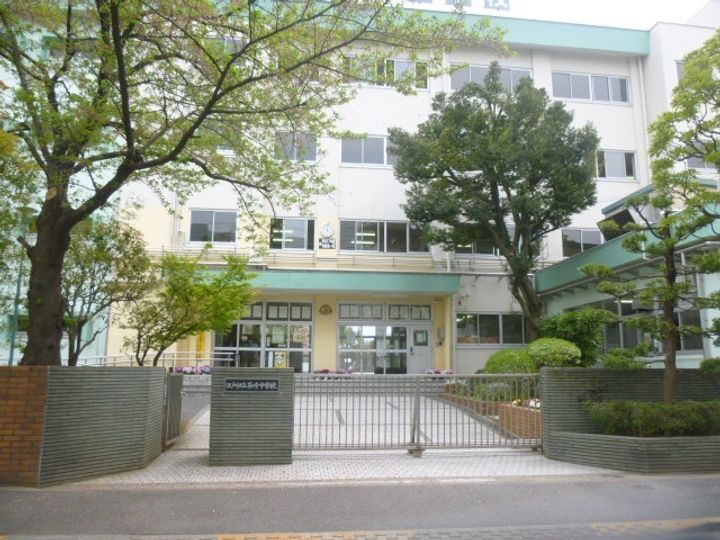 ベルディ篠崎の周辺