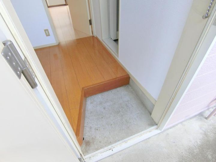 矢崎ハイツの玄関