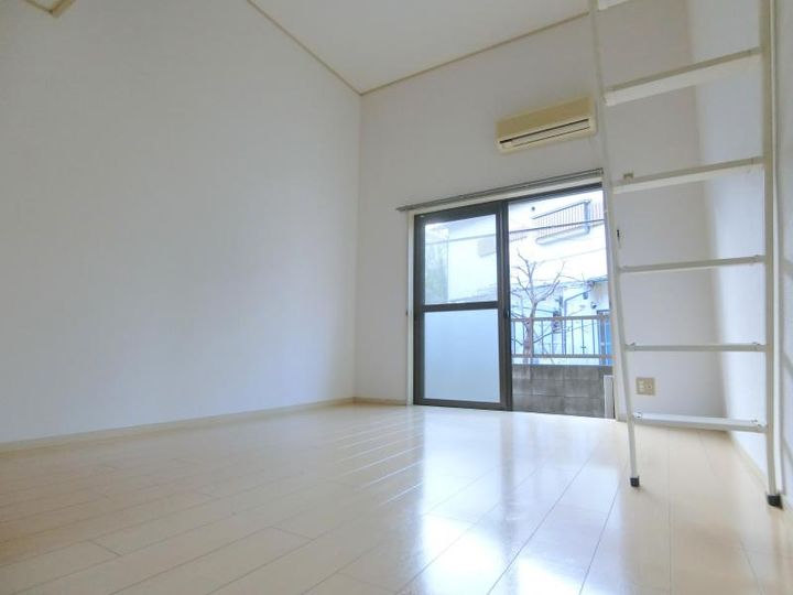 矢崎ハイツの居間