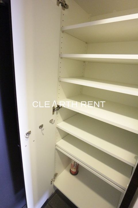 コンシェリア新橋 MASTER’S VILLAの玄関