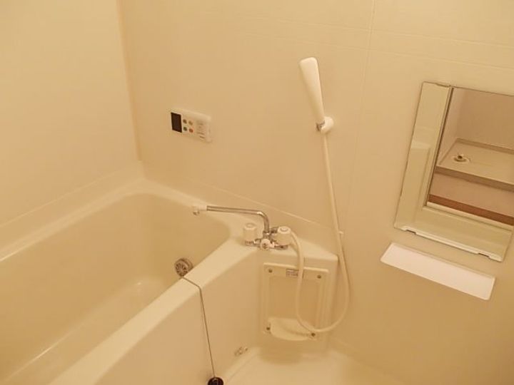 シャトーローリエCの風呂