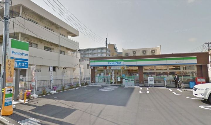 グレースの周辺