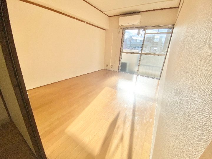 サンライズ行徳の居間