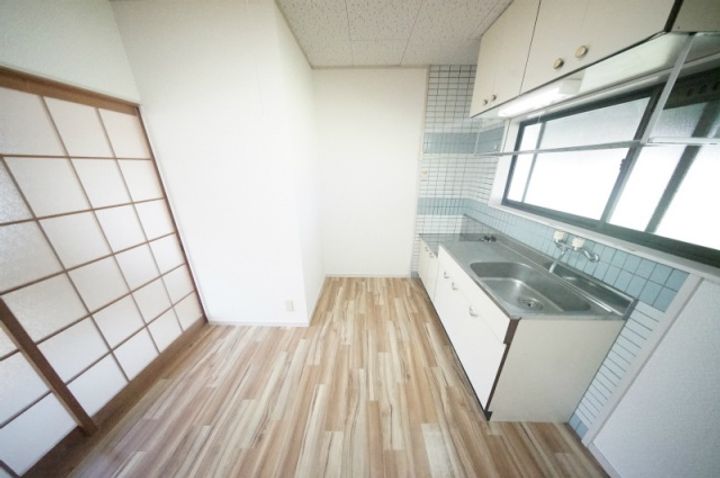 山口県下関市椋野町2(アパート)の賃貸物件の居間