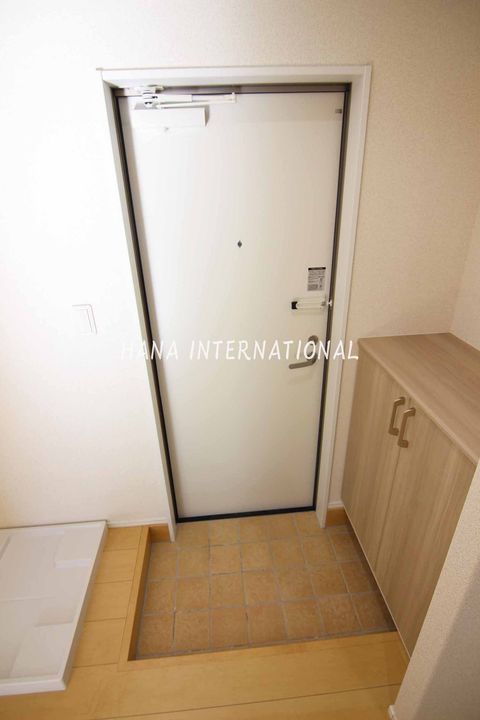 埼玉県越谷市大字恩間(アパート)の賃貸物件の玄関