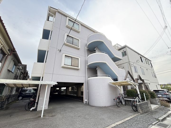 ヴィラ赤石の外観