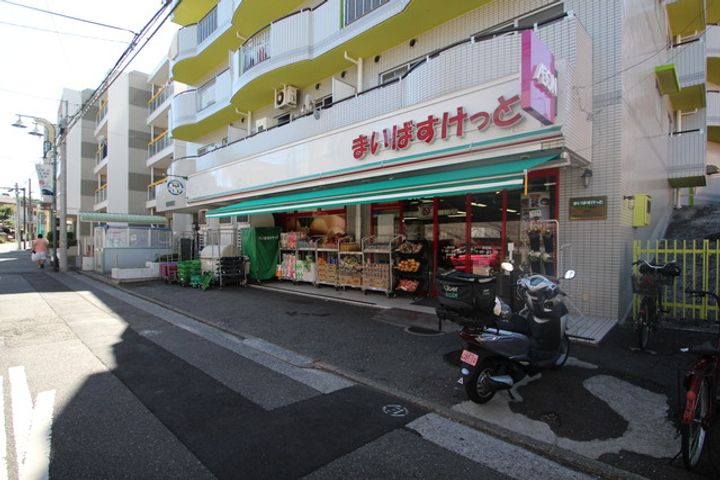 グリュ・エ・グロワールD棟の周辺