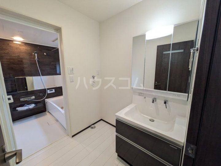 ANIMAL KINGDOMの内装