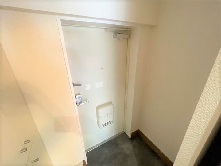 カサグランデ蓮根の玄関