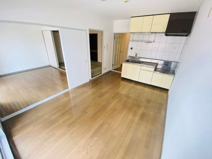 ルクソール安芸の居間