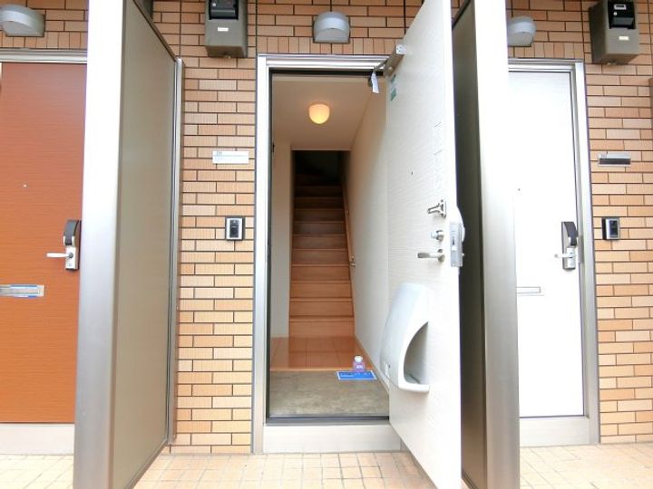 千葉県茂原市高師町3(アパート)の賃貸物件の玄関
