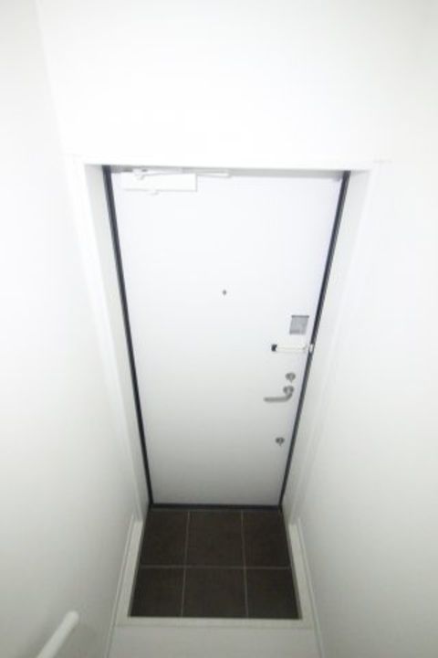 ベリエ西綾瀬の玄関