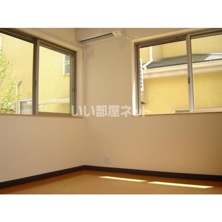 ティー・アンド・ジェイの居間