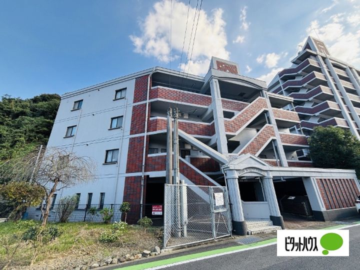 西部ハイツ高田駅の外観