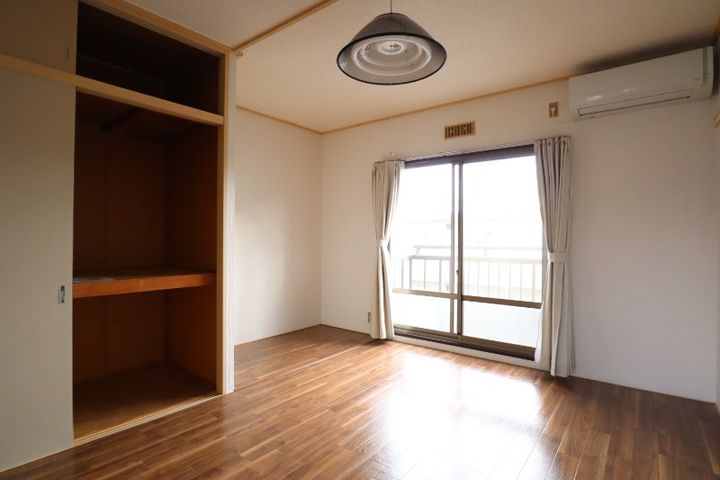 コーポ吉備路 Aの居間