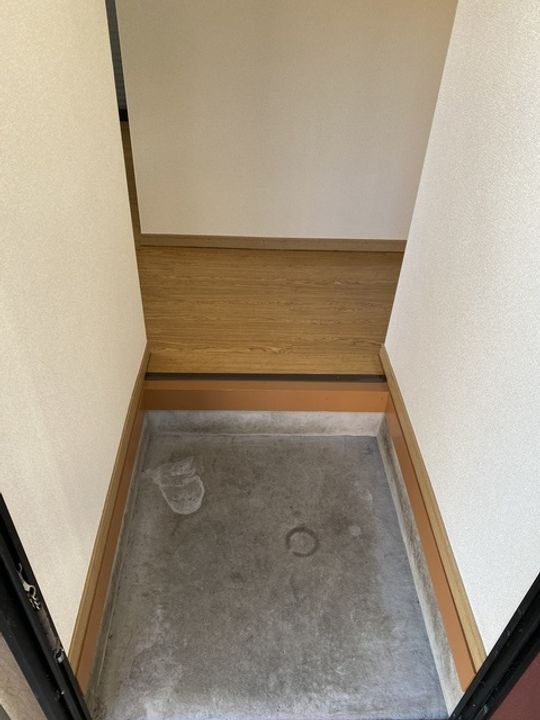 花咲荘1Rの玄関