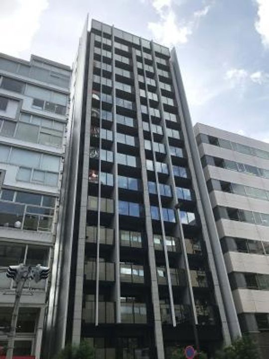 東京都港区東麻布1の賃貸マンションの外観