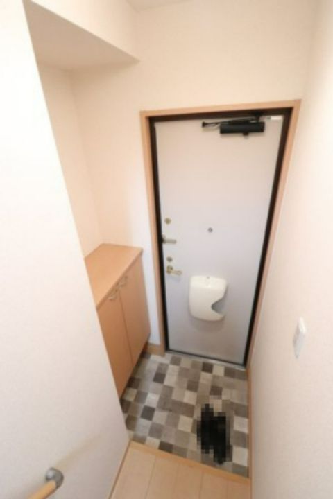 ウィングAの玄関